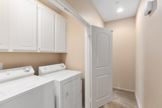 Building Photo - 245 Paseo Gregario