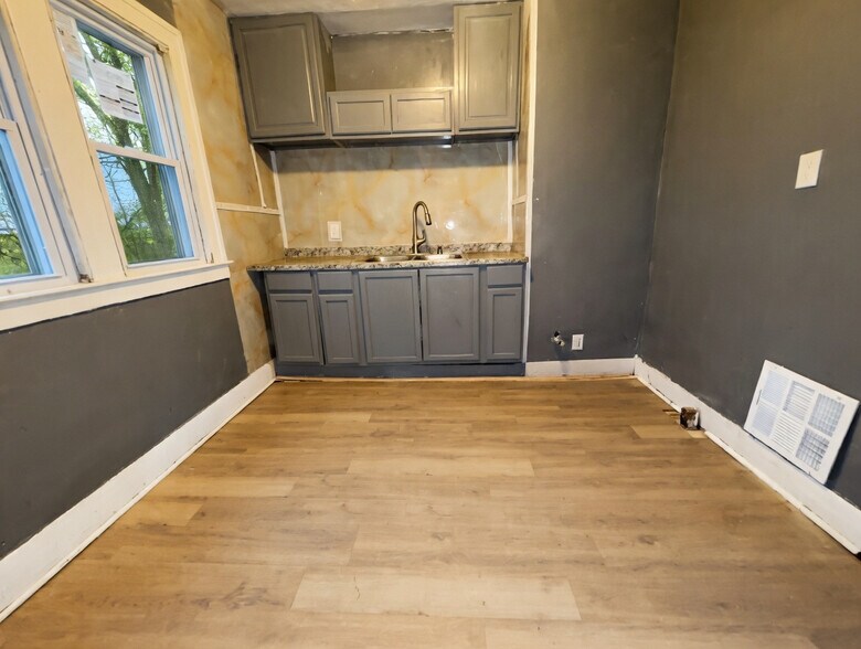 Building Photo - 4666 Lillibridge St