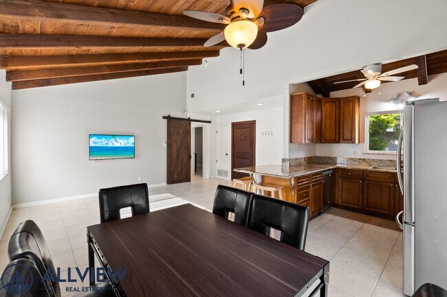 Building Photo - Highly upgraded 3 bed 2 bath condo availab...
