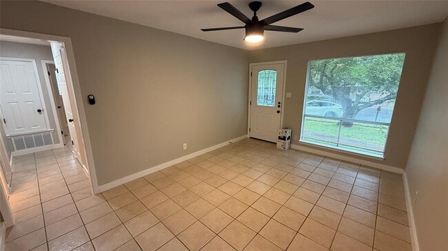 Building Photo - 106 E Longspur Blvd
