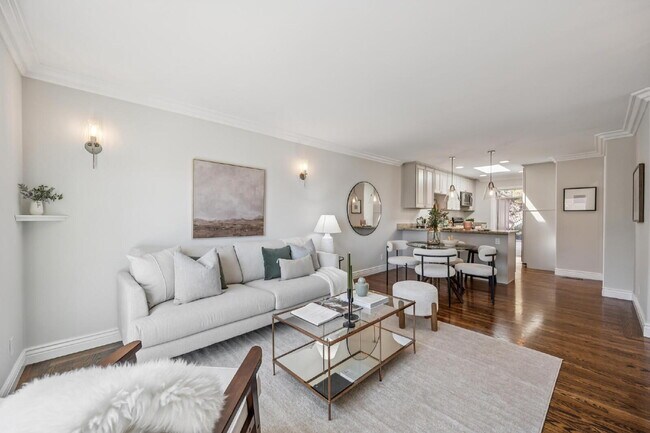 Building Photo - Beautiful 3 Bedroom 2 Bathroom Single Fami...
