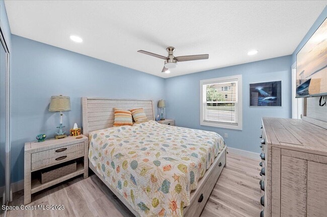 Building Photo - 7801 Ridgewood Ave