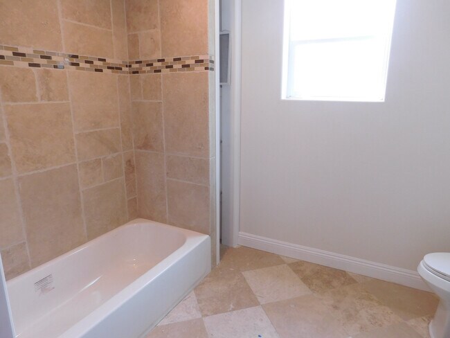 Interior Photo - 10211-10215 Tujunga Canyon Blvd