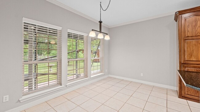 Building Photo - 4 Bedroom, 3 bathroom home in Pleasant Gro...