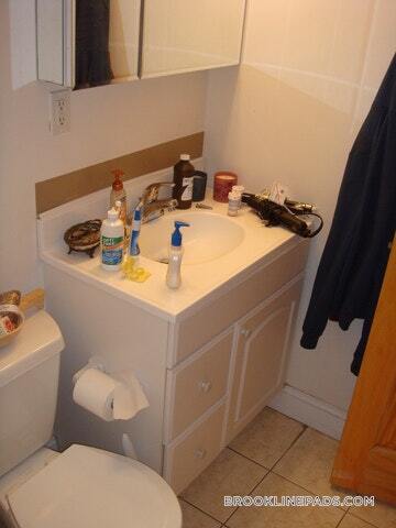 Building Photo - 1801 Beacon St