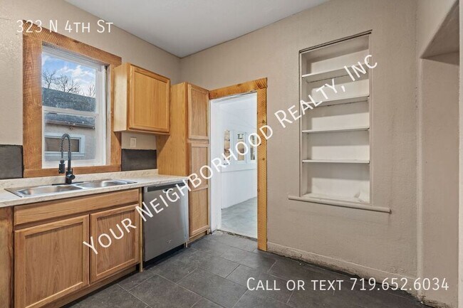 Building Photo - 323 N 4th St