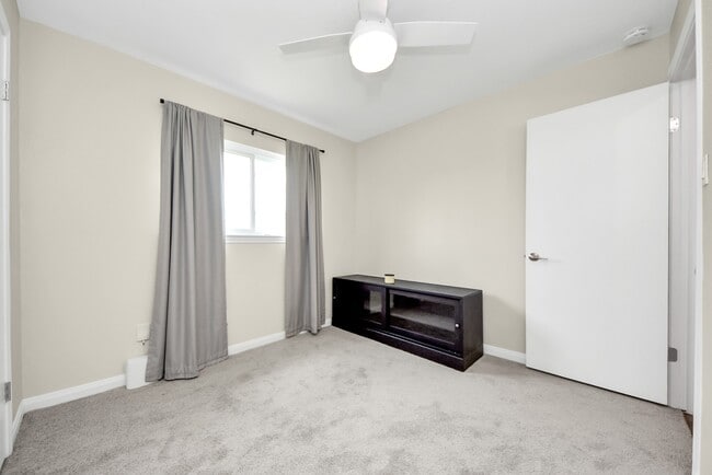 Building Photo - 18019 Autumn Hills Dr