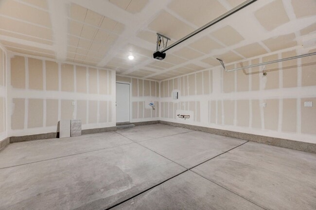 Building Photo - 10772 Paget Ct