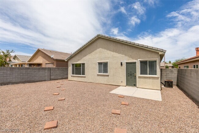 Building Photo - 10959 Pumpkin Ridge Ave