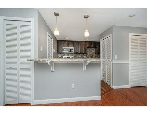 Building Photo - 11 Gibbs St