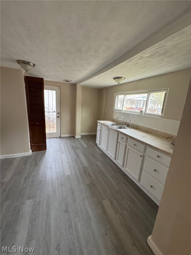 Building Photo - 3706 Walton Ave