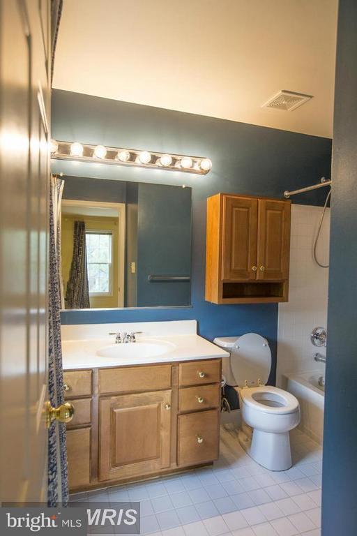 Building Photo - 13909 Willow Tree Dr