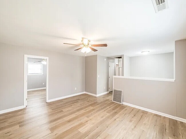 Building Photo - 3218 Uvalde Ln NW