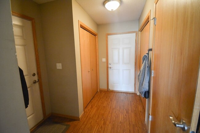 Building Photo - Incredible views from this end-unit townhome!
