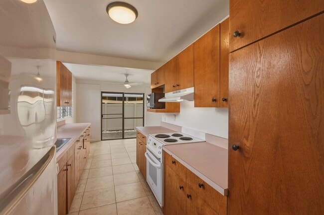 Building Photo - Spacious Aikahi Loop House in Kailua