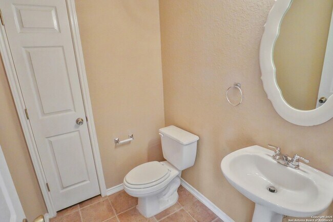 Building Photo - 830 Campion Red