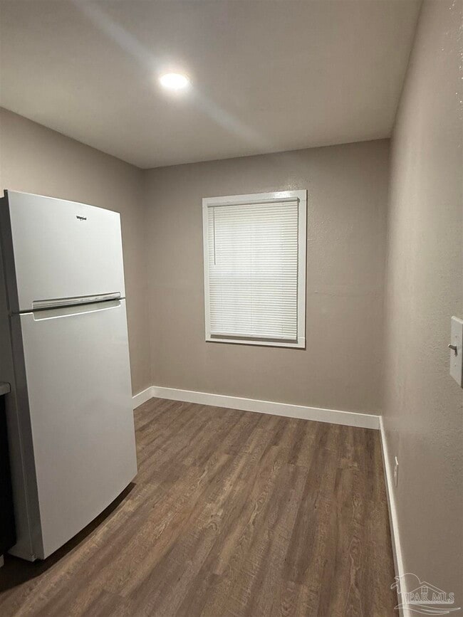 Building Photo - 8024 Hayworth Ave