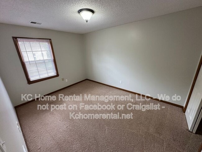 Building Photo - 6633 W 151st Pl