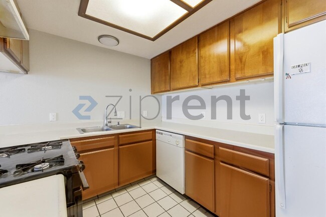 Building Photo - 34901 Marcia Rd