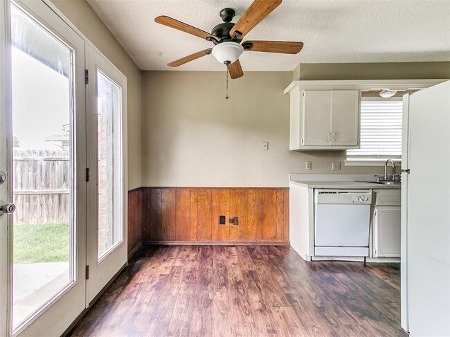 Building Photo - 1303 Homeland Ave