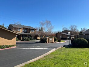 Building Photo - Two-bedroom condo in east Modesto!