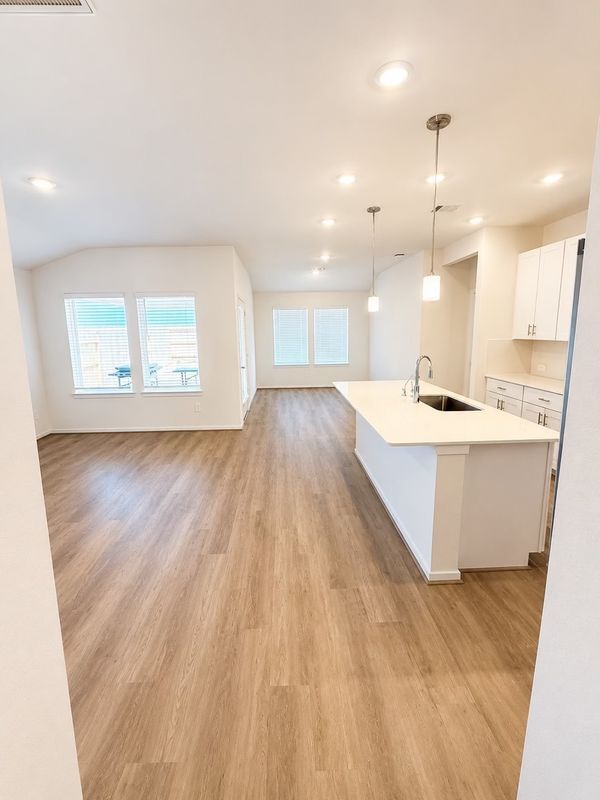 Building Photo - 8210 Blackwell Cv Dr