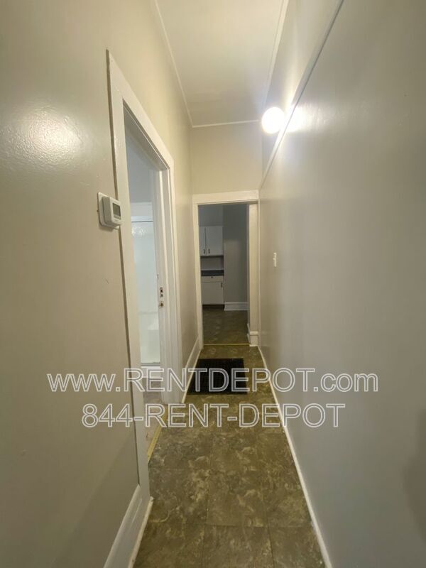 Building Photo - 827 Jefferson Ave