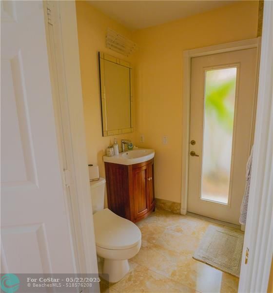 Building Photo - 20107 Ocean Key Dr