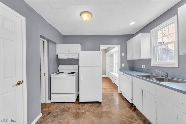 Building Photo - 117 Cleveland St