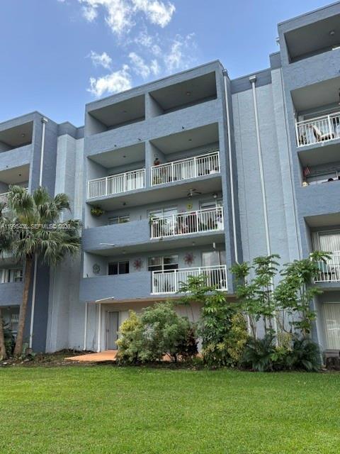 Building Photo - 9351 Fontainebleau Blvd