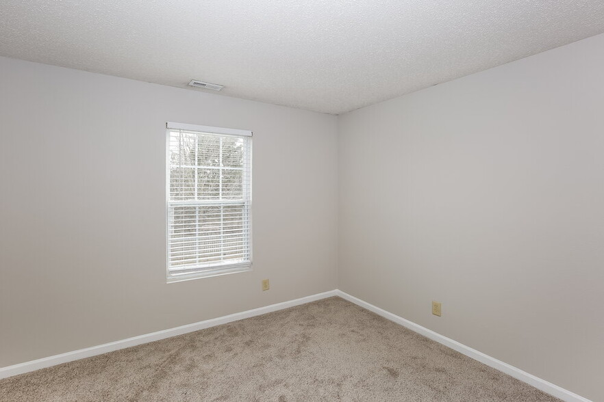 Building Photo - 1902 Mallard Woods Pl