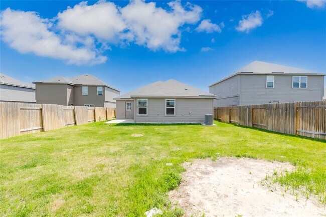 Building Photo - 18744 Speculator Ln