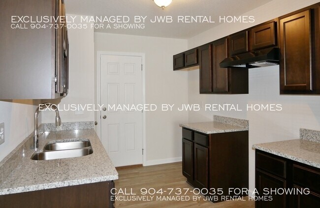 Building Photo - 6645 Vermillion St