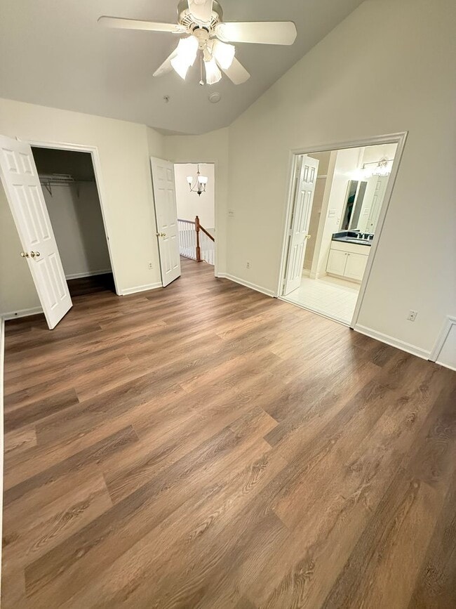 Building Photo - Beautiful 3 bed/3.5 Bath in ideal location!