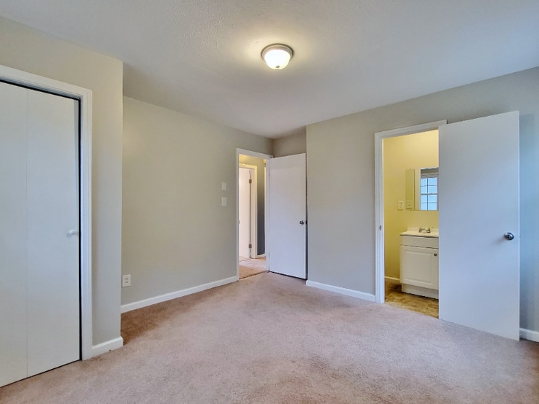 Building Photo - 4908 Ashton Rd