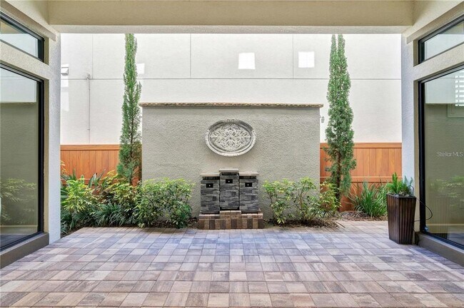 Building Photo - 8449 Via Vittoria Way