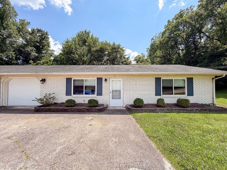 Building Photo - 6076 Old Dayton Pike