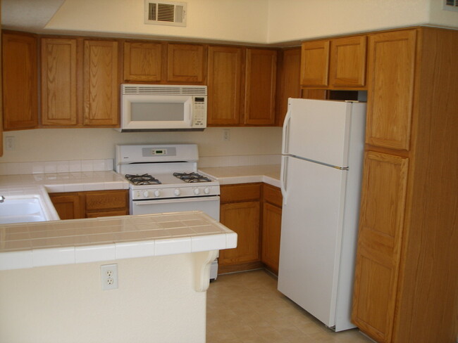 Building Photo - Henderson two bedroom unit for only $1295!