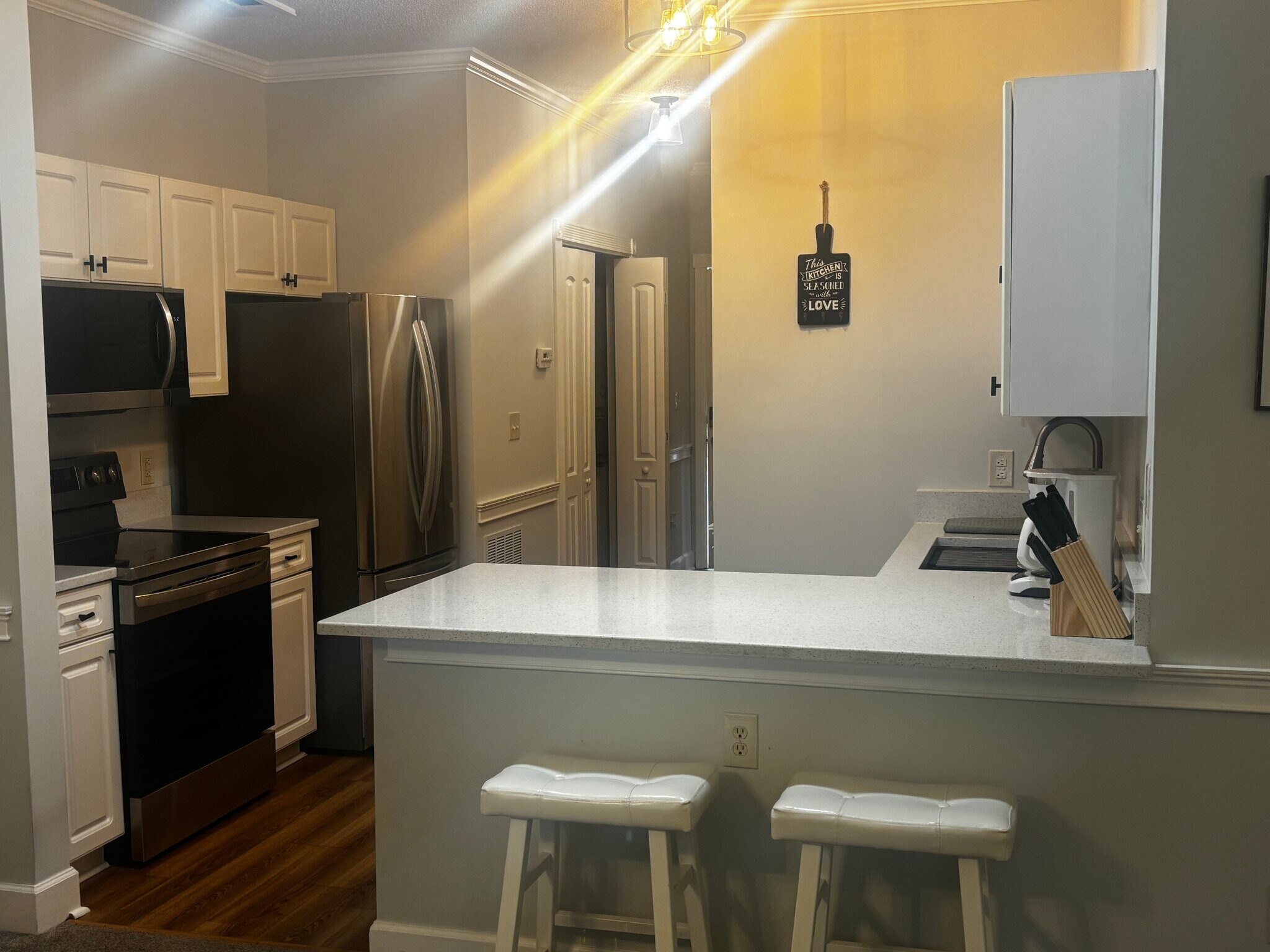 Building Photo - 4251 Hibiscus Dr