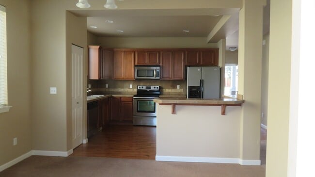 Building Photo - 1415 Grindstone Dr SE