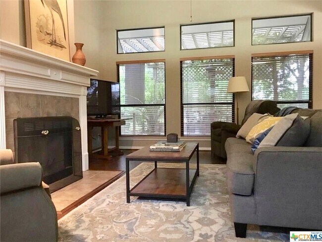 Building Photo - Elegant, Spacious Home Backing Up To Greenspace