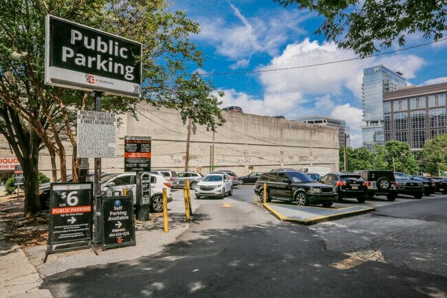Building Photo - 300 W Peachtree St NW