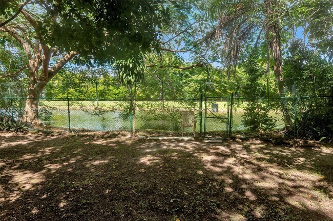 Building Photo - 5845 SW 88th St