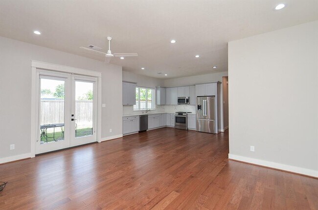 Building Photo - 18526 Bridgeway Ln
