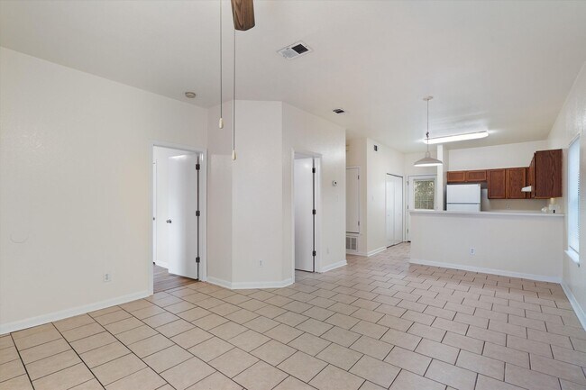 Building Photo - 2908 Whisper Oaks Ln