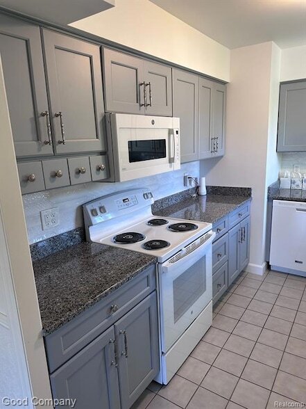 Building Photo - 6284 Woodsdale Dr