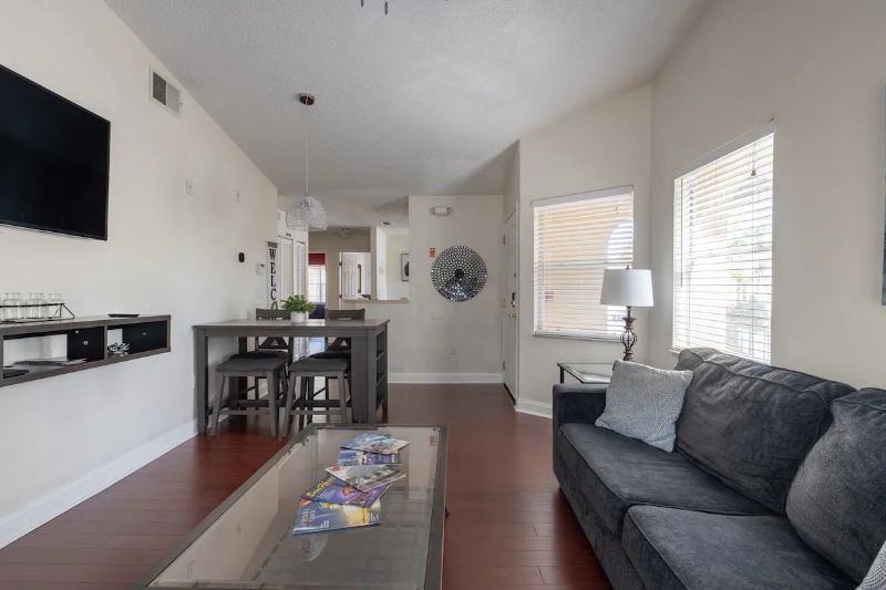 Building Photo - 8824 Coral Palms Ct