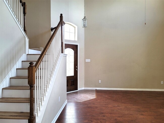 Building Photo - 26319 Longview Creek Dr