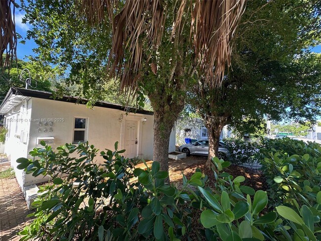 Primary Photo - 563 NE 65th St