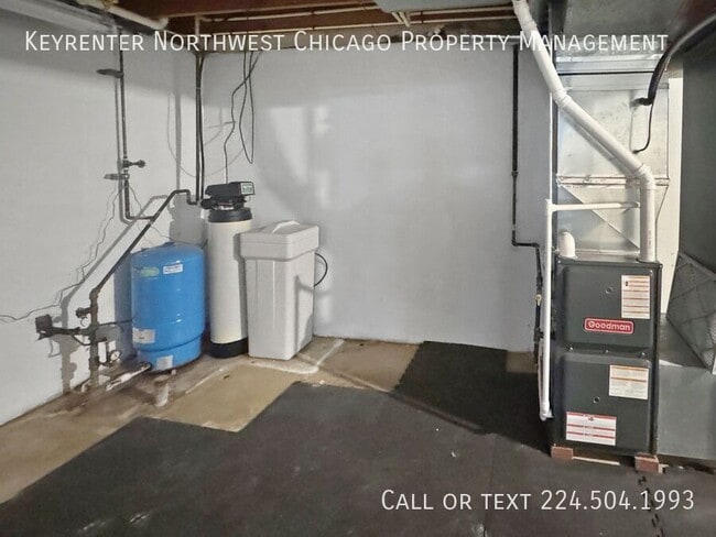 Building Photo - 5411 W Lake Shore Dr